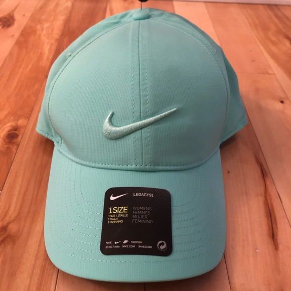 Nike Accessories - Nike hat